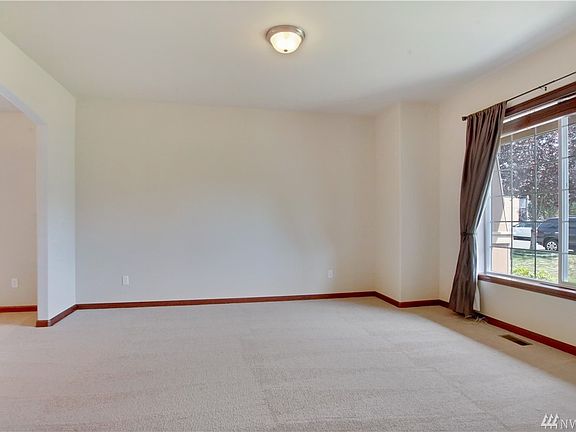 5th image of 8205 183rd Ave E