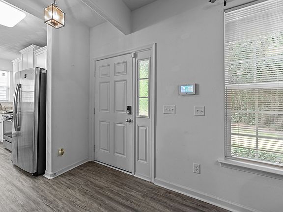 2nd image of 2200 Humphreys Dr #1