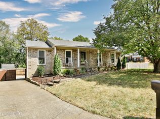 8816 High Point Cir, Louisville, KY 40299