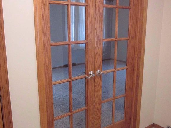 3rd image of 337 Seitz Dr