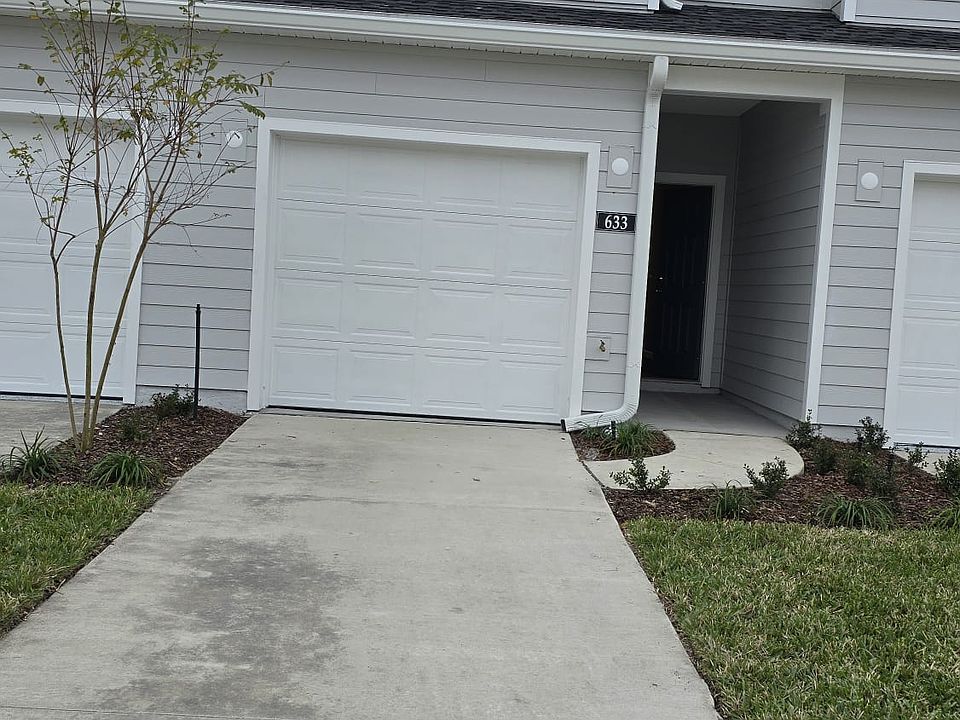 1st image of 633 Holly Lakes Dr