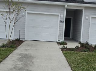 633 Holly Lakes Dr, Orange Park, FL 32073