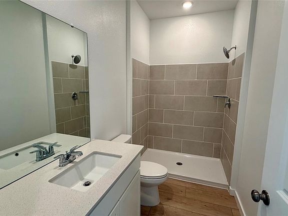 5th image of 5515 Guava Ct #B