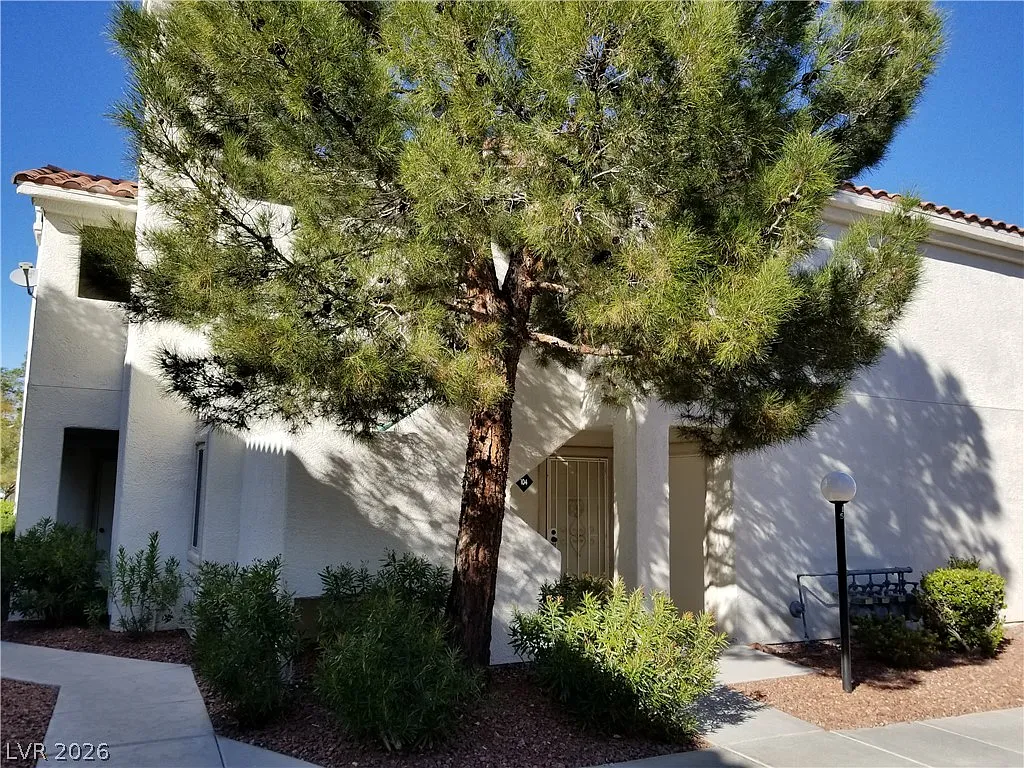 2 bed, 2.0 bath, 1168 sqft, $1,200 — Photo 4