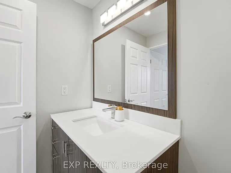 230 King St E #Penthouse 20 — Photo 26