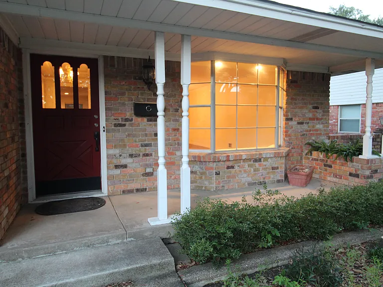 10146 Coveridge Dr — Photo 16