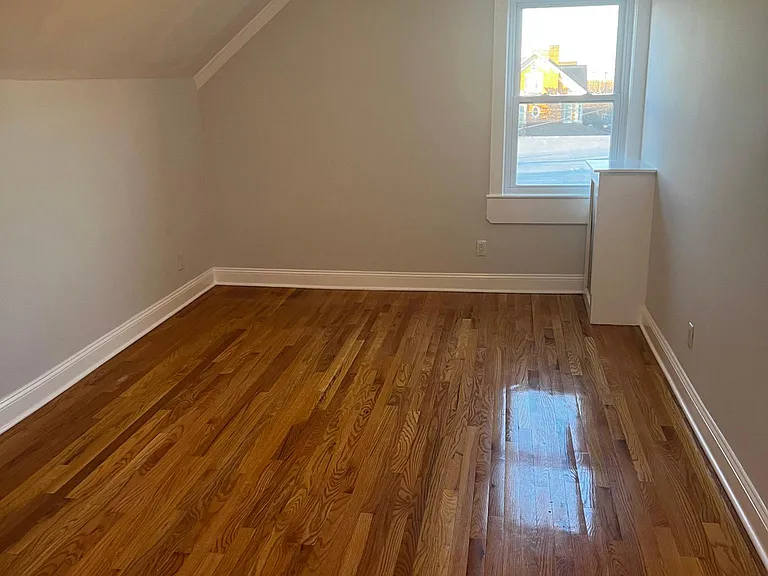 905 Grand Ave #4 — Photo 11