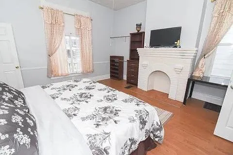 131 Ross Ave — Photo 7