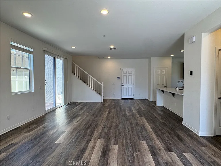 5945 Silveira St — Photo 4
