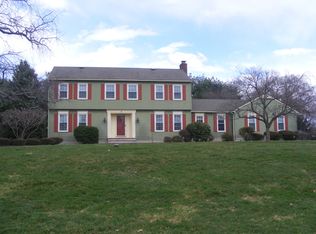 8 Hunt Ct, Flemington, NJ 08822