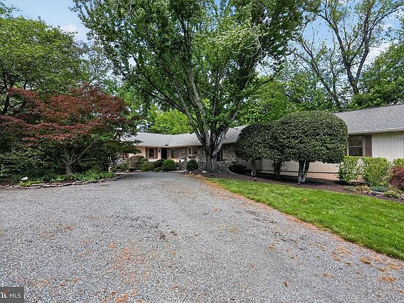 2nd image of 13821 Esworthy Rd