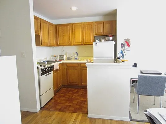 Rented by City Connections Realty | media 18