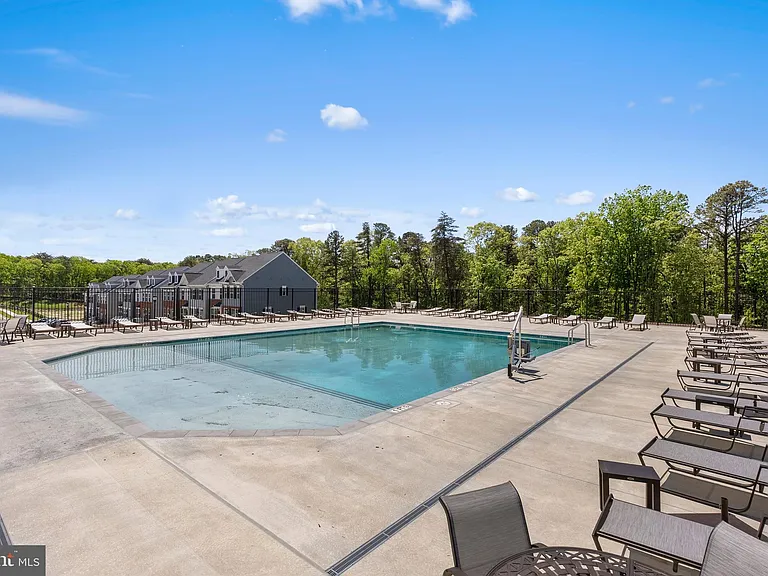 7903 Tanbridge Ln — Photo 38