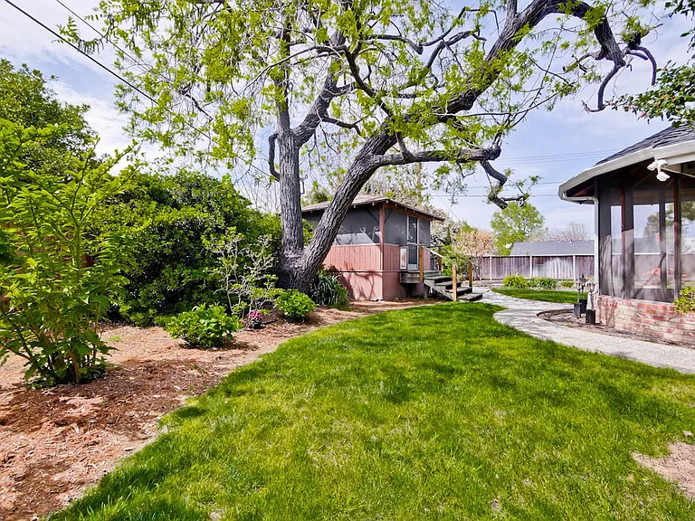 160 Kit Carson Ct — Photo 69