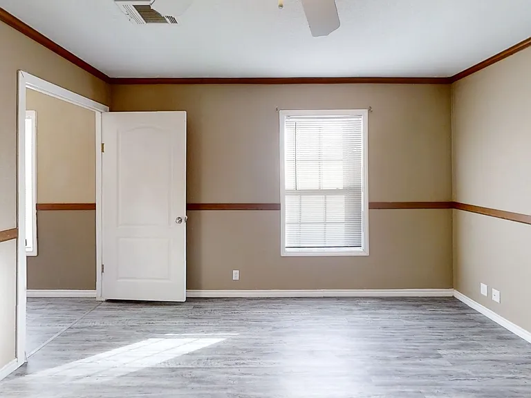 3721 Cesar Chavez Dr — Photo 6