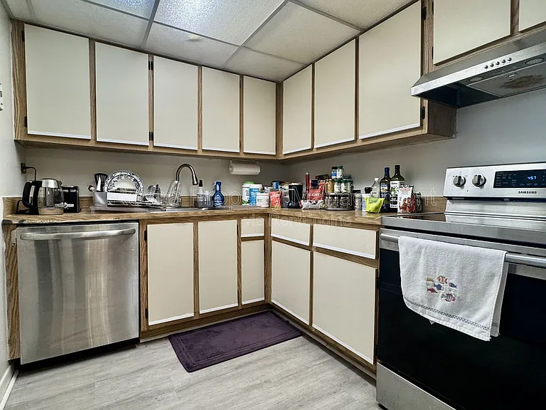 1740 NW North River Dr #516 — Photo 6