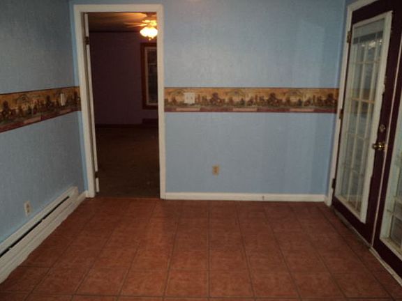 5th image of 1041 Averill Ave
