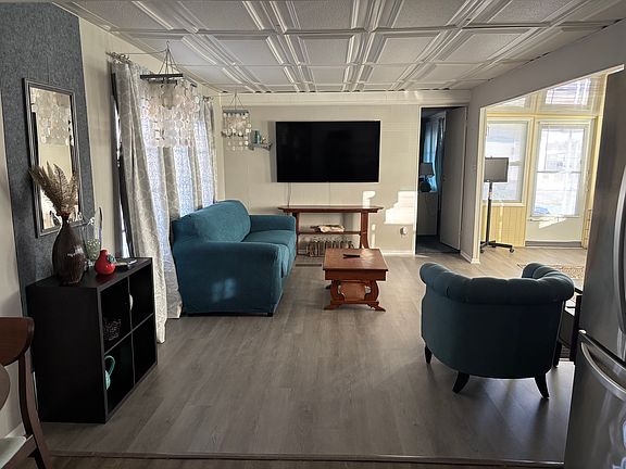 4th image of 3017 Saralake Blvd