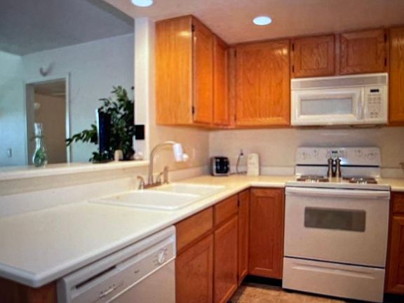 5th image of 3861 S Canyon River Way Unit 3
