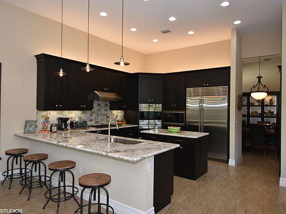 5th image of 9841 Montpellier Dr