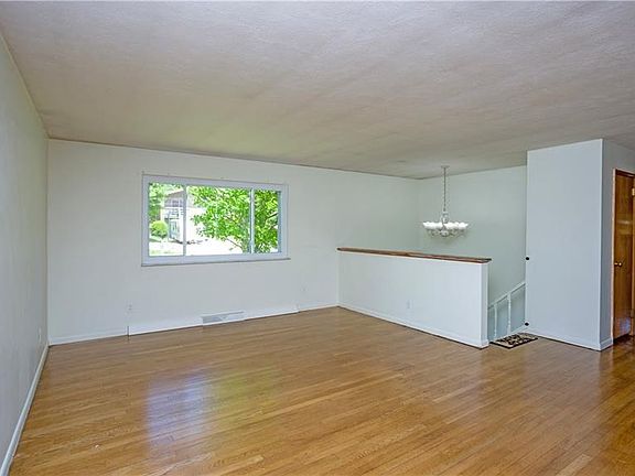 2nd image of 1114 Williams Dr