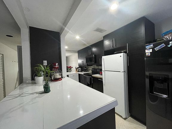 3rd image of 8325 NW 37th Pl