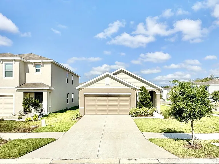 5699 Chorleywood Ln — Photo 2
