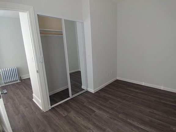 4th image of 305 Hyde St APT 302