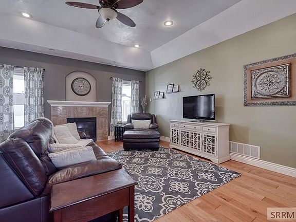4th image of 681 Manchester Ln