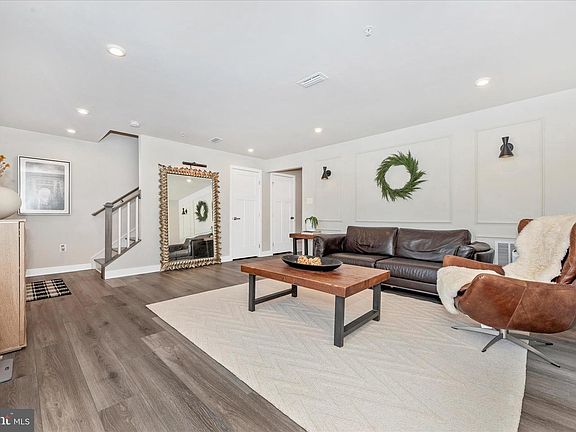 5th image of 3727 Stone Barn Dr