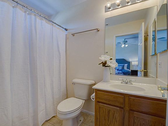 5th image of 210 Courtland Dr Unit D