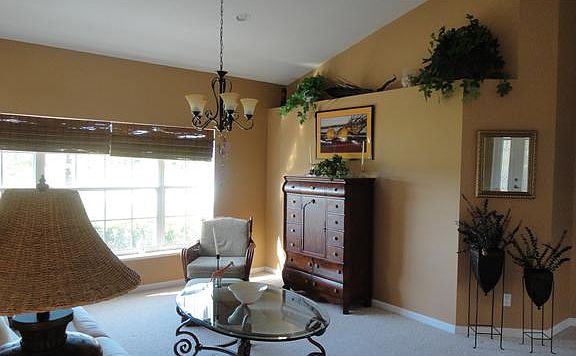 5th image of 921 Waters Edge Dr