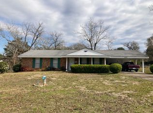 121 Somerset Dr, Hattiesburg, MS 39402