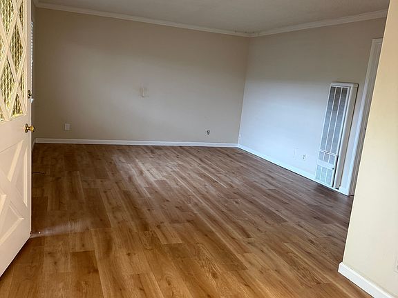 2nd image of 2083 Town And Country Ln APT 2