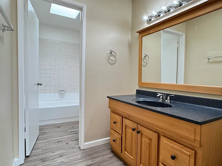 2506 E 5th Pl — Photo 11