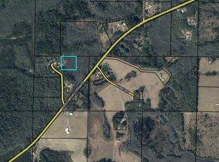 1957 Field Bay Rd, Caryville, FL 32427