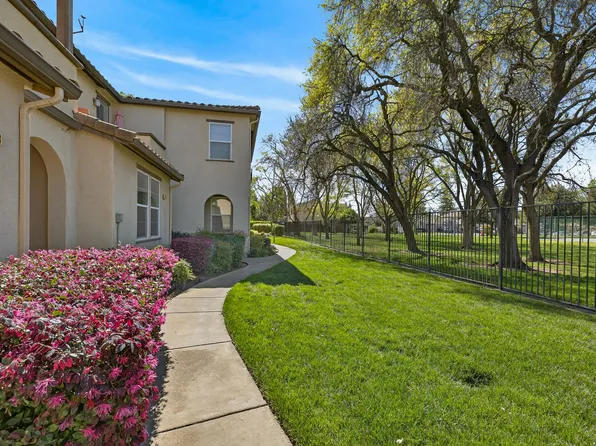 8188 Crystal Walk Cir, Elk Grove, CA 95758