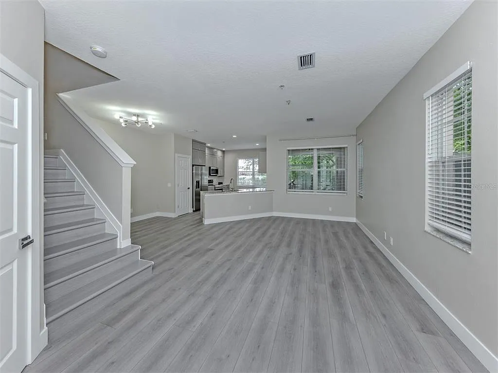 3 bed, 2.5 bath, 1657 sqft, $2,950 — Photo 4