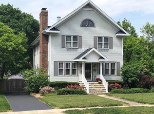 209 W Harrison Ave, Wheaton, IL