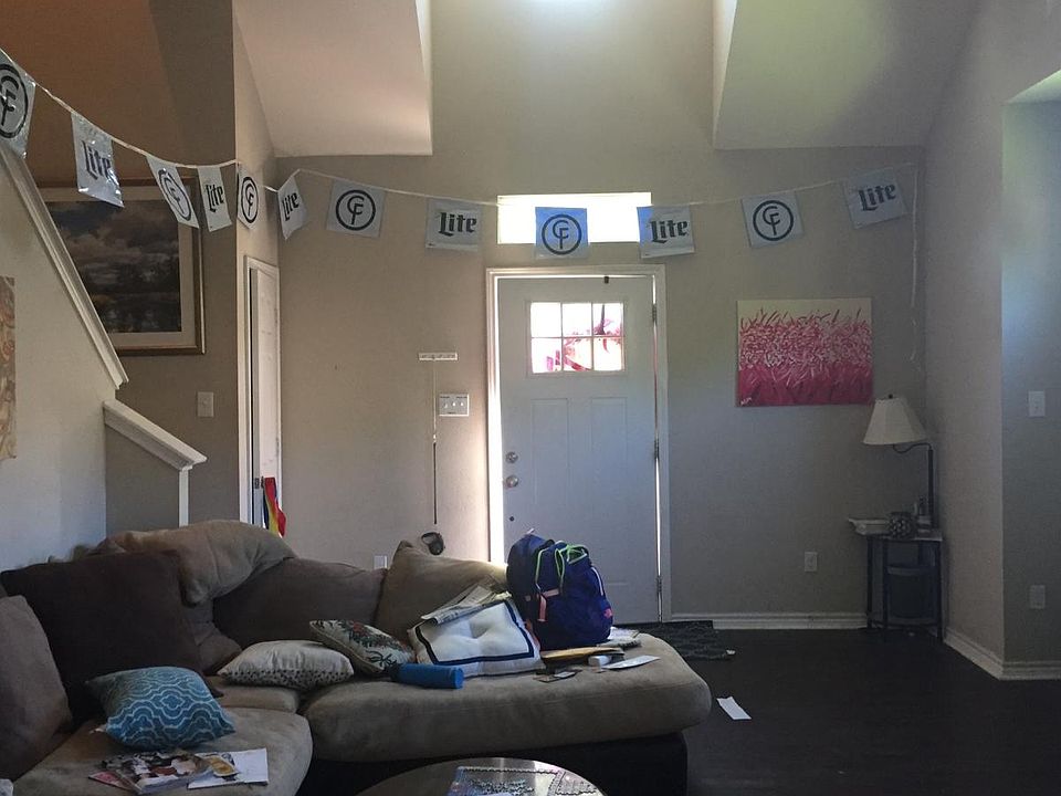 2nd image of 203A Sterling St