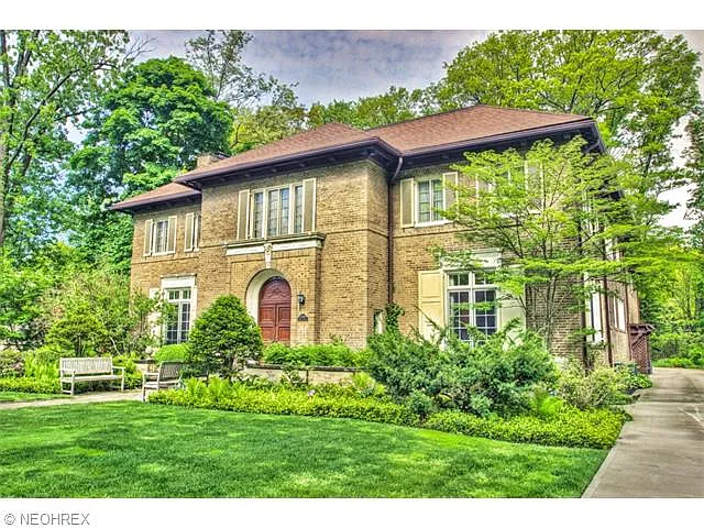 2550 Arlington Rd photo 1