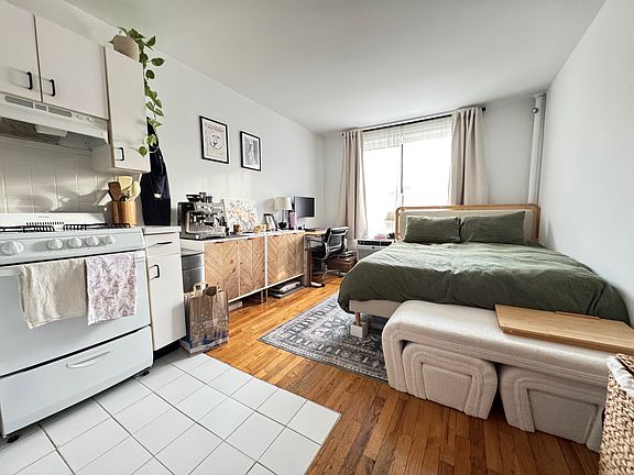 2nd image of 319 W 22nd St APT 5D