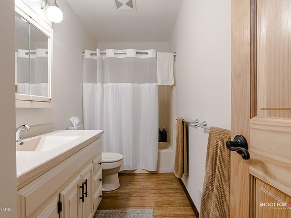 5th image of 2895 E White Lake Dr