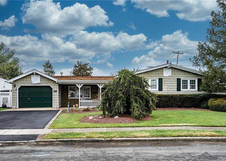 1st image of 23 Sharon Ln