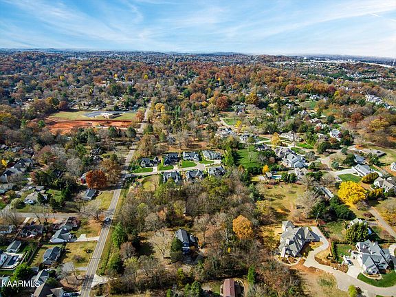 3rd image of 6521 Westland Dr