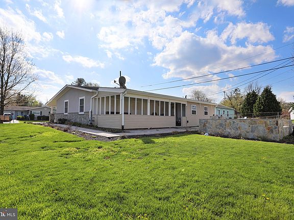 3rd image of 1302 Cedarwood Dr