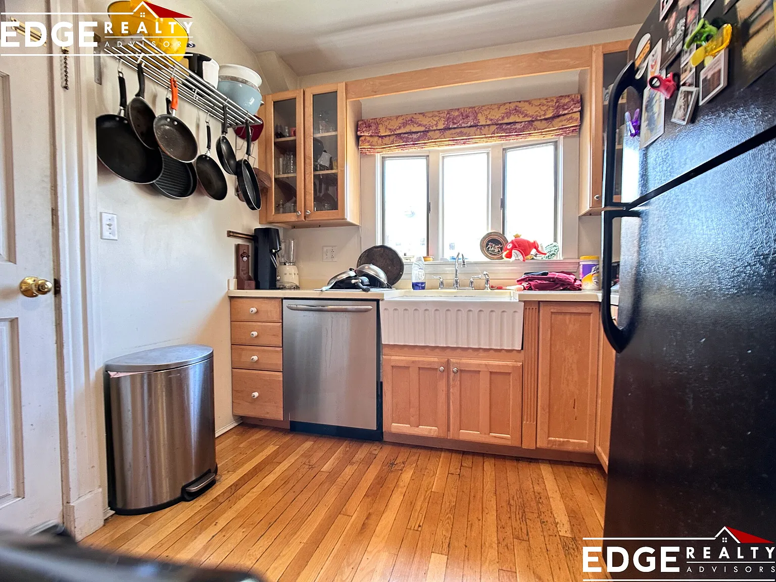 2 bed, 1.0 bath, $2,700 — Photo 2