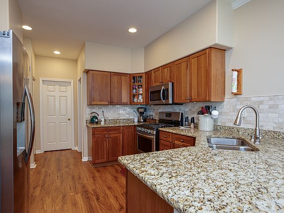 5th image of 204 Trentt Dr #0