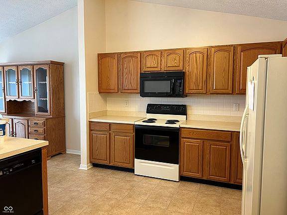 5th image of 1152 Sweetbriar Dr