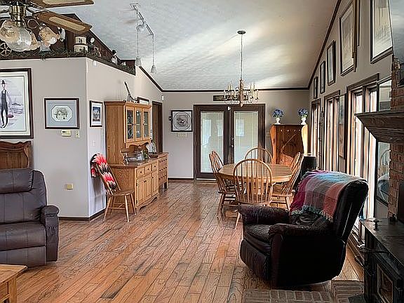 5th image of 81 Grandview Dr
